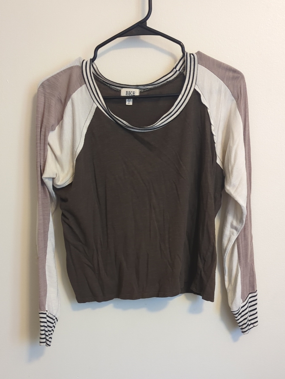 BKE Women's Long Sleeve Colorblock Crewneck Crop